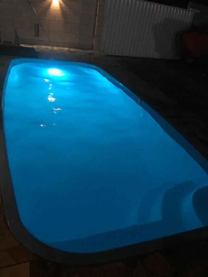 Casa nova com piscina próxima a praia e menos de 3km do centro de Ubatuba Exterior foto